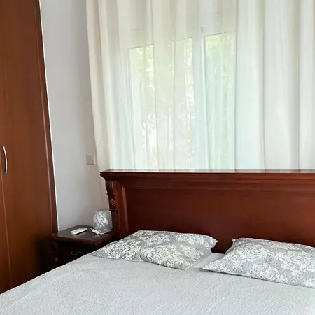 Villa 28 *