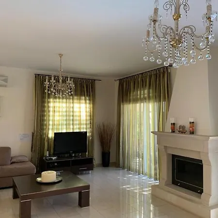 Villa 28 *